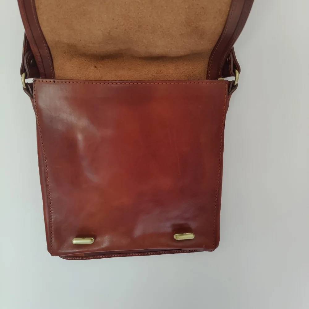 Vera Pelle Leather Messenger bag